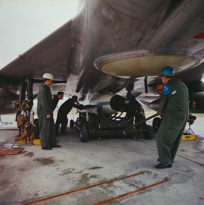 P16 Mirage Iv F 72 525 Rc40